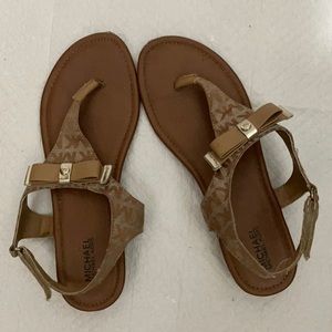 michael kors size 5 sandal